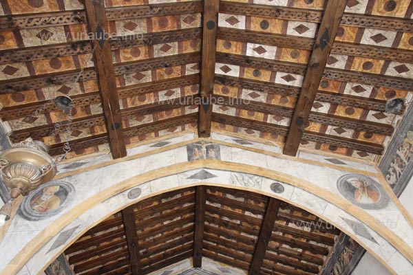 Sch&ouml;nes Muster in der holzvert&auml;felten Decke von San Rocco
