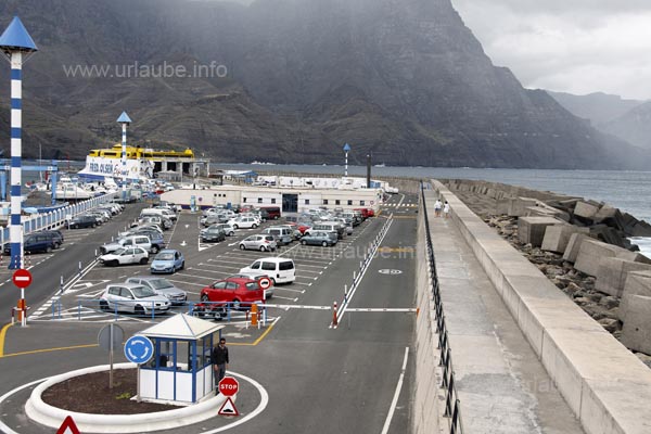 Im Hafen von Puerto de las Nieves kann man mit dem Auto nach Teneriffa &uuml;bersetzen.