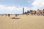 Der Strand von Maspalomas wirkt nicht nur sehr gepfelgt, sondern man bekommt an den einzelnen Kiosken auch alles, was es für das Strandleben braucht.