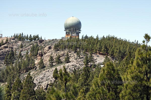 Dies ist eine der riesigen silbrig gl&auml;nzenden Kugeln, welcher der Pico de las Nieves seinen neuen Spitznamen Los Pechos, die Br&uuml;ste verdankt.