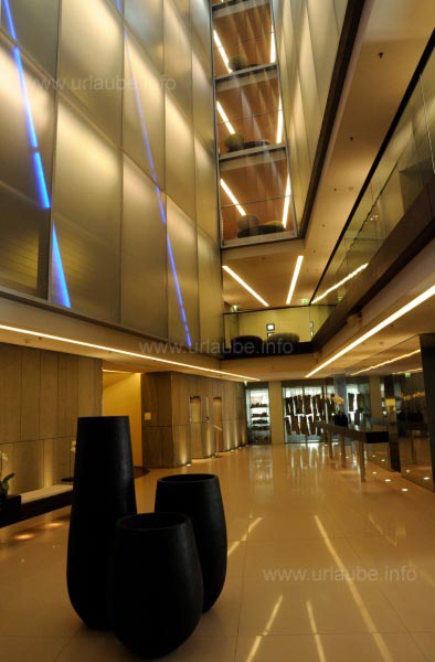 Die Empfangshalle des SIDE Hotels