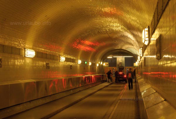 Die Tunnelr&ouml;hre des Alten Elbtunnels