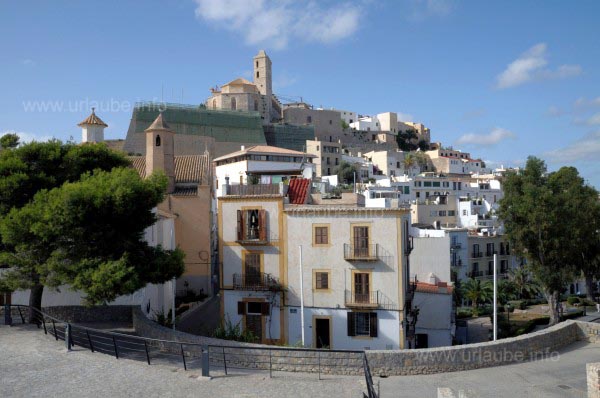 Die Oberstadt Dalt Vila