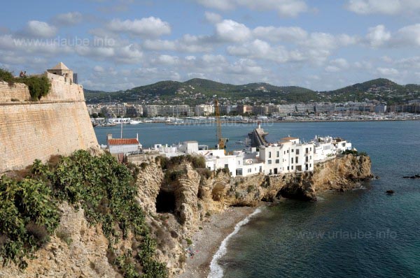 Blick von der Festung &uuml;ber Eivissa