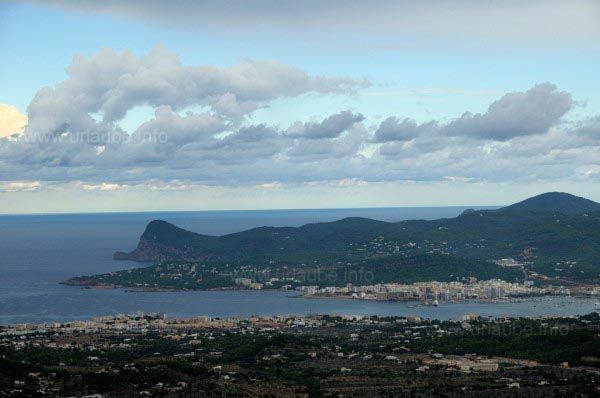 Blick vom Gipfel auf Sant Antoni
