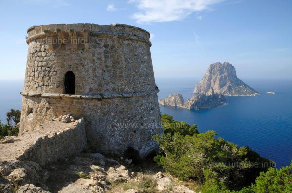 Wehrturm und die Inseln Es Vedranell und Es Vedr&agrave;