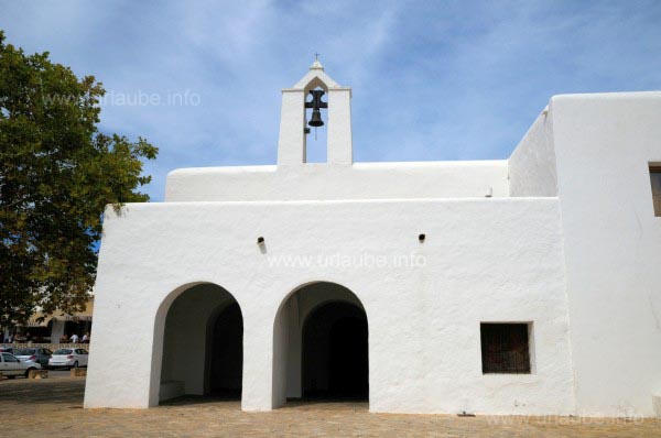 Die Kirche von Santa Agn&egrave;s de Corona
