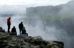 Wanderer am Dettifoss