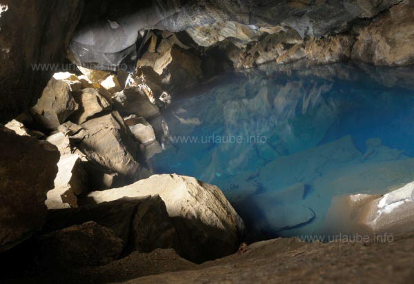 Die Schwefelgrotte Grj&oacute;tagj&aacute;