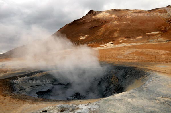 Schlammloch und N&aacute;mafjall
