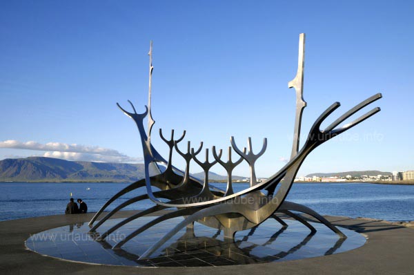 Die Skulptur Sonnenfahrt