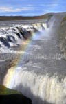 Regenbogen über den Kaskaden des Gullfoss