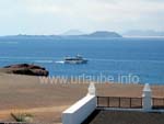 Traumaussicht von unserem Hotelzimmer aus: Blick auf die Insel Lobos, dahinter Fuerteventura