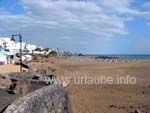 Das obere Ende des riesengroßen Playa de los Pocillos in Puerto del Carmen