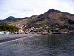 Machico vom Strand aus fotografiert