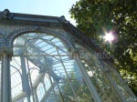 Die Fenster des Palacio de Cristal aus der Nähe