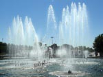 Wasserspiele vor dem Park