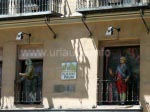 Charakteristisch: Die Fenster am Paseo del Prado 