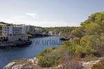 Sicht vom Leuchtturm in die Bucht von Cala Figuera