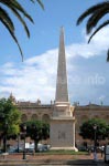 Der Obelisk auf dem Rathausplatz