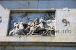 Relief mit Kampfszene am Siegestor