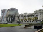 Der Regierungsbezirk Neuseelands mit dem Beehive, dem Parlamentshaus und der Nationalbücherei