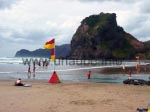 Der idyllische aber auch äußerst gefährliche Strand von Piha an der Westküste von Auckland
