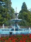 Am Eingang der Botanic Garden wird man von diesem schönen aber kitschigen Fasanenbrunnen begrüßt.