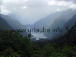 Blick vom Wilmot Pass hinunter in den Doubtful Sound. Bei schönem Wetter sicher eine Offenbarung.