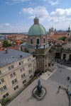 Kreuzherrenkirche mit Denkmal Karl IV.