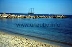 Une magnifique plage de sable à Antibes