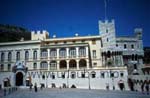 Le palais avec son prince et sa princesse