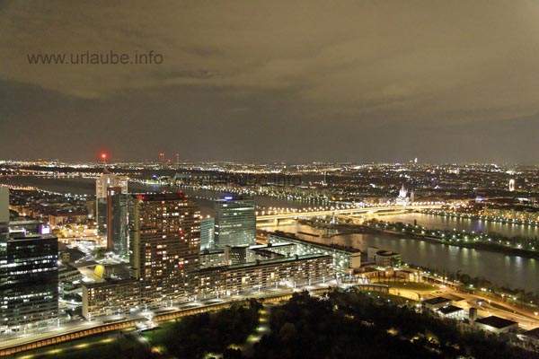 Wien bei Nacht, vom Donauturm aus fotografiert