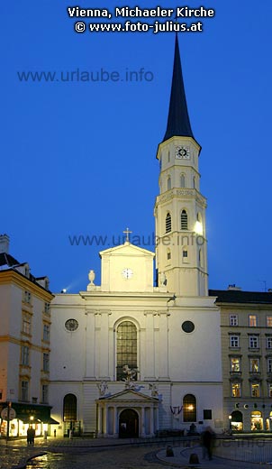 Die Michaelerkirche steht unmittelbar gegenüber der Wiener Hofburg am gleichnamigen Michaelerplatz und war lange Zeit Hofpfarrkirche