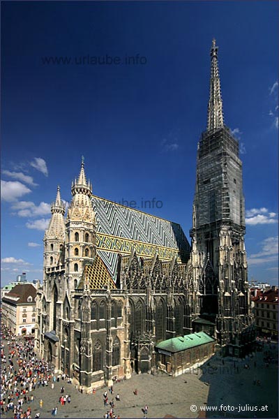 Der Stephansdom dürfte eines der bekanntesten Wahrzeichen Wiens sein