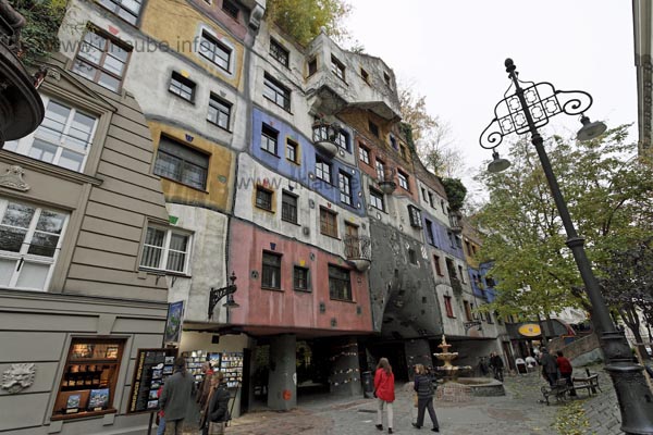 Das Hundertwasserhaus in der Kegelgasse in Wien ist eine Wohnanlage, die man nur von außen besichtigen kann.