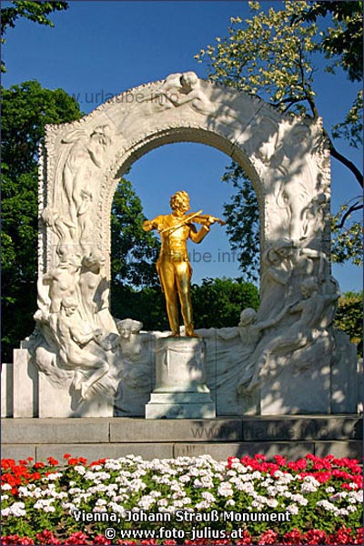 Das Denkmal von Johann Strauß ist eines der meistfotografiertesten Motive von Wien.