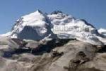 Der Liskamm (4527 m) vom Rothorn aus gesehen; davor der Gornergrat